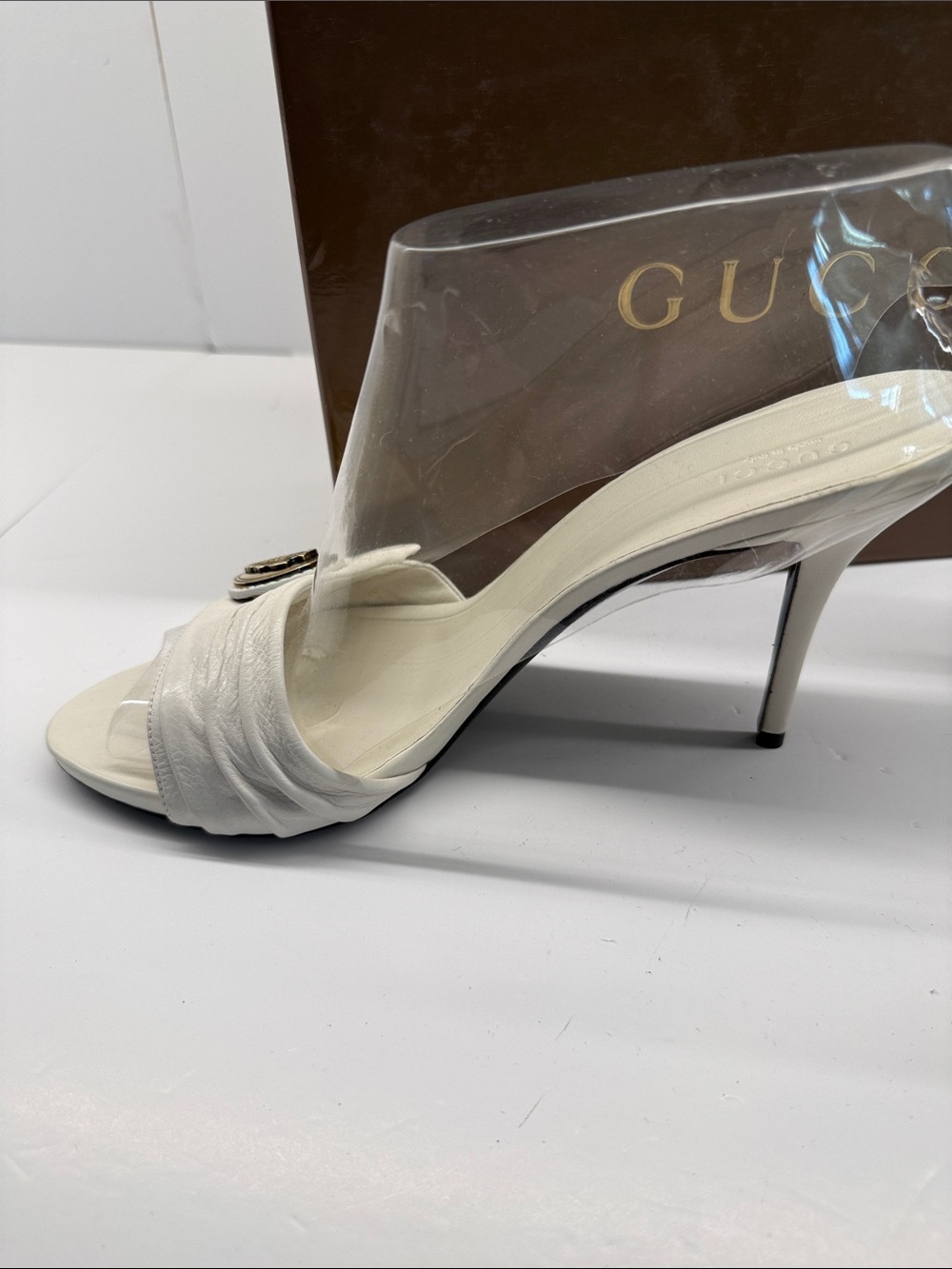 Gucci White Leather Slide Heels with Gold Medallion - Picture 3 of 5